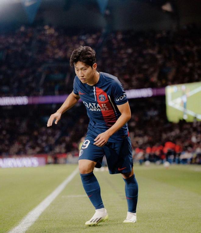 开云官网-关于赛地聚焦——德甲今晨热度飙升；那不勒斯再遭质疑；球迷炸锅；心理建设被强调的信息